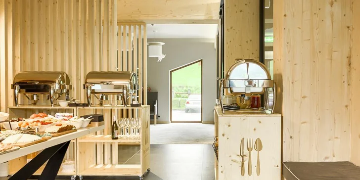 Luxusný pobyt neďaleko Zakopaného: moderné apartmány s výhľadom na Tatry, chutná strava, relax vo wellness, detský kútik či biliard
