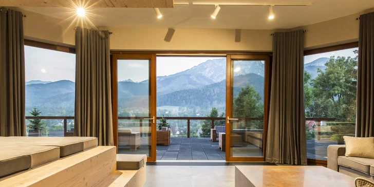 Luxusný pobyt neďaleko Zakopaného: moderné apartmány s výhľadom na Tatry, chutná strava, relax vo wellness, detský kútik či biliard