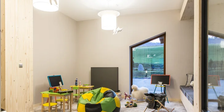 Luxusný pobyt neďaleko Zakopaného: moderné apartmány s výhľadom na Tatry, chutná strava, relax vo wellness, detský kútik či biliard