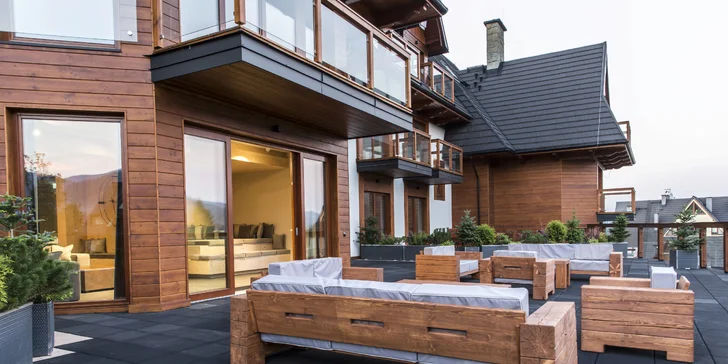 Luxusný pobyt neďaleko Zakopaného: moderné apartmány s výhľadom na Tatry, chutná strava, relax vo wellness, detský kútik či biliard