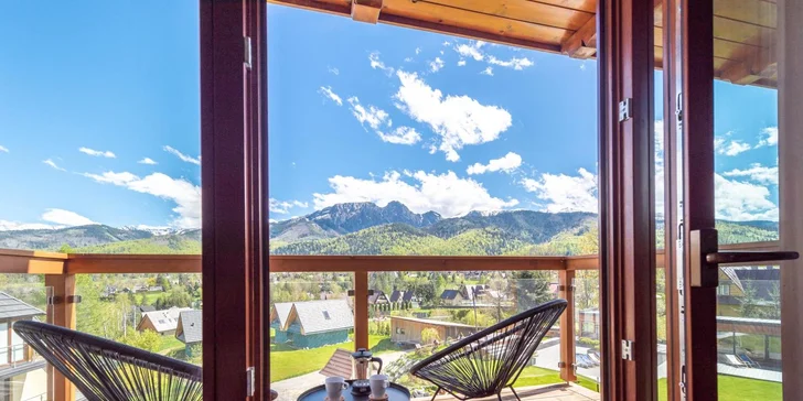 Luxusný pobyt neďaleko Zakopaného: moderné apartmány s výhľadom na Tatry, chutná strava, relax vo wellness, detský kútik či biliard