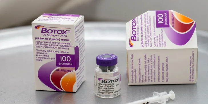 Aplikácia botulotoxínu do čela, medziobočia alebo okolia očí