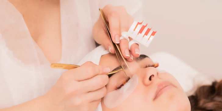 Čistenie pleti, Lash Lift mihalníc či laminácia obočia