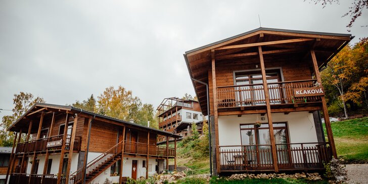 Jesenný pobyt v apartmánových domčekoch PLANINA s neobmedzeným wellness v obľúbenom rezorte Predná Hora