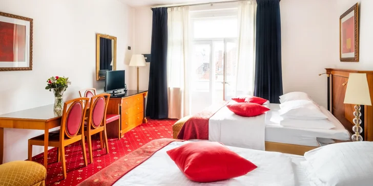 Odpočinok pre dvoch v Starom meste: 4* ubytovanie s raňajkami a prechádzky Prahou