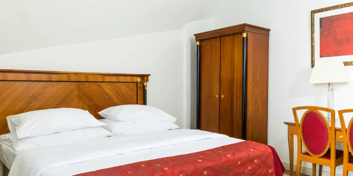 Odpočinok pre dvoch v Starom meste: 4* ubytovanie s raňajkami a prechádzky Prahou
