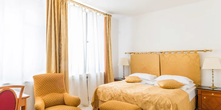 Odpočinok pre dvoch v Starom meste: 4* ubytovanie s raňajkami a prechádzky Prahou