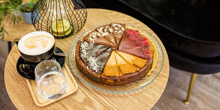 Kávička, cheesecake, limonáda či miešaný drink pri Dóme svätej Alžbety