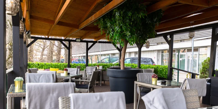 Jar v Le Torri: Ľahký Ceasar šalát a svieži Aperol spritz
