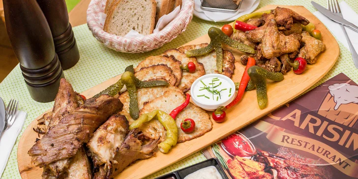 Pivo, rebrá či celý lopár mäsových dobrôt v Carisime