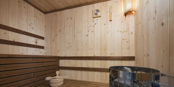 Luxusné chaty s vlastnou fínskou saunou, exteriérovou vírivkou, celoročným 3D lanovým bludiskom a ďalšími atrakciami pre deti aj dospelých