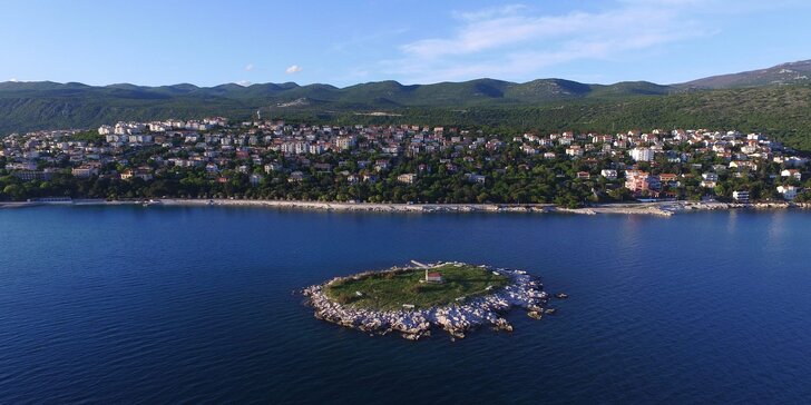 Dovolenka pri chorvátskom Zadare: hotel priamo pri pláži a bohatá polpenzia