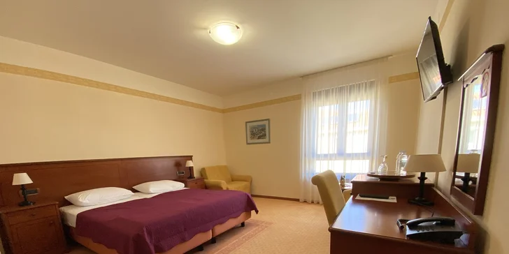 Dovolenka pri chorvátskom Zadare: hotel priamo pri pláži a bohatá polpenzia