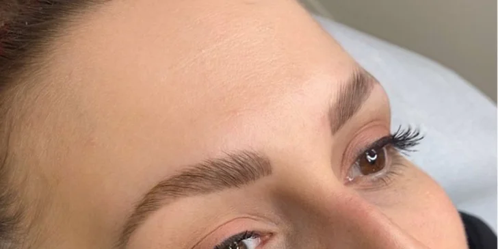 Laminácia s podfarbením a výživou obočia alebo lashlifting s výživou mihalníc