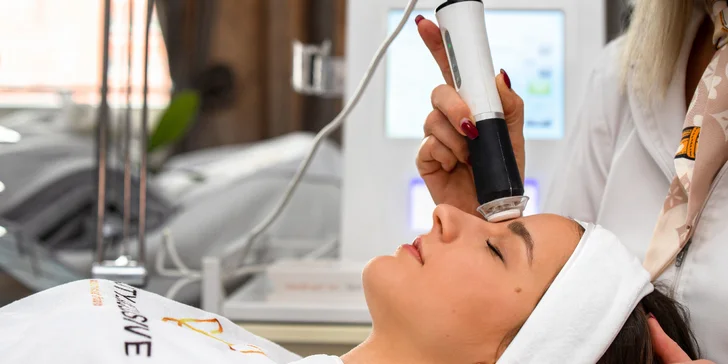 Oxygeneo terapia s rádiofrekvenciou pre spevnenú a omladenú pleť bez chirurgického zákroku