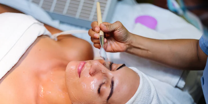 Mikroprúdová terapia: Neinvazívna a pritom účinná metóda omladenia pleti