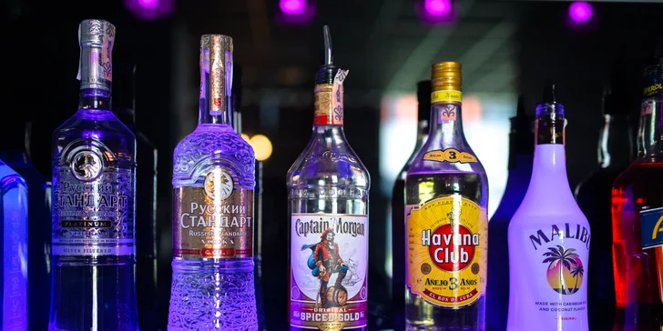 Vodka, Beefeater, Metaxa, Captain Morgen či Jameson: All you can drink v NOE Lounge Bar