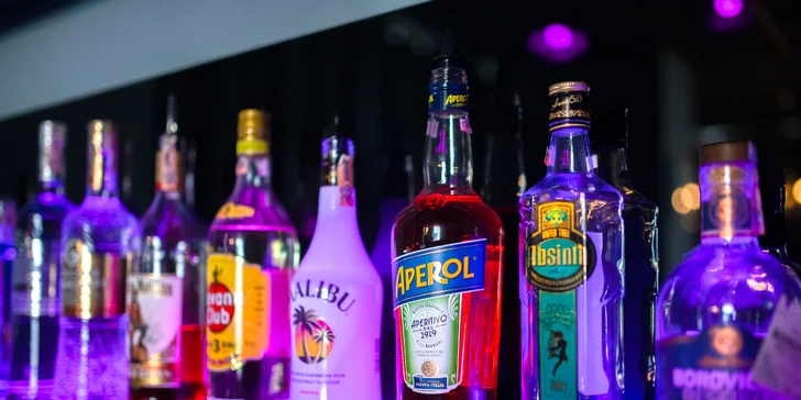 Vodka, Beefeater, Metaxa, Captain Morgen či Jameson: All you can drink v NOE Lounge Bar