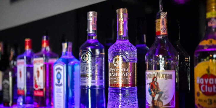 Vodka, Beefeater, Metaxa, Captain Morgen či Jameson: All you can drink v NOE Lounge Bar