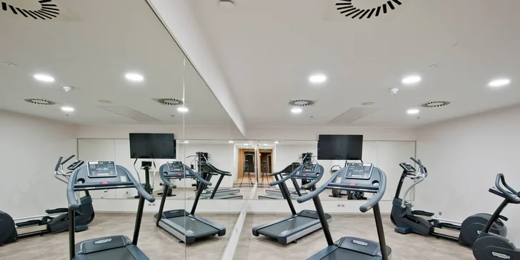 Moderný hotel na Rohanskom nábreží v Prahe: bohaté raňajky a neobmedzený wellness