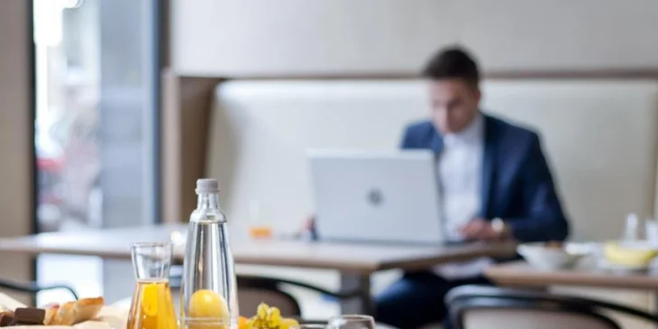 Moderný hotel na Rohanskom nábreží v Prahe s bohatými raňajkami