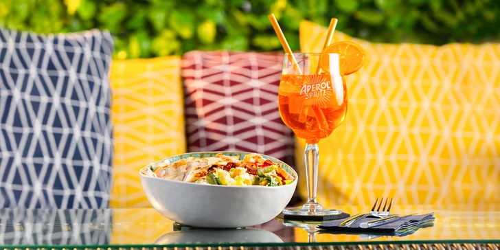 Jar v Le Torri: Ľahký Ceasar šalát a svieži Aperol spritz