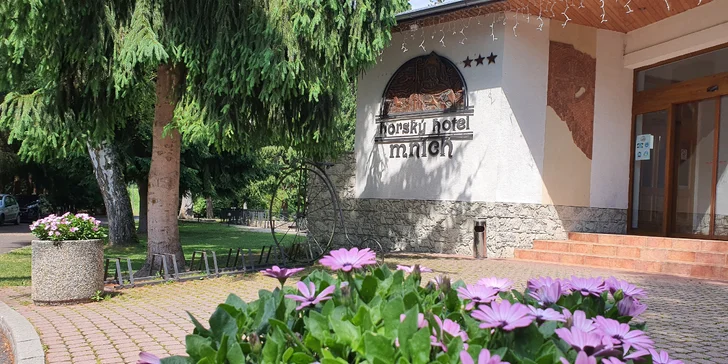 Dokonalý reset na Liptove: horský hotel s raňajkami či polpenziou, wellness, herňou aj detskými ihriskami
