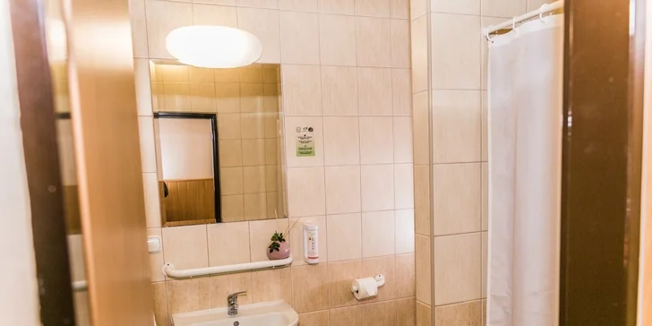 Dokonalý reset na Liptove: horský hotel s raňajkami či polpenziou, wellness, herňou aj detskými ihriskami
