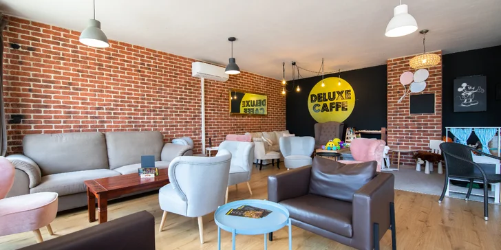Deluxe Caffe: Moscato s wafflami, cocktaily aj All you can drink