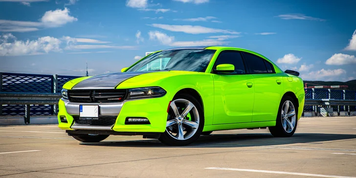 Zážitková jazda ako vodič alebo spolujazdec na novom DODGE CHARGER SXT PLUS