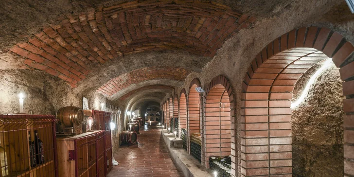 Romantický pobyt v srdci mesta Eger s neobmedzeným wellness, návštevou múzea, ochutnávkou vín alebo vstupom do kúpeľov