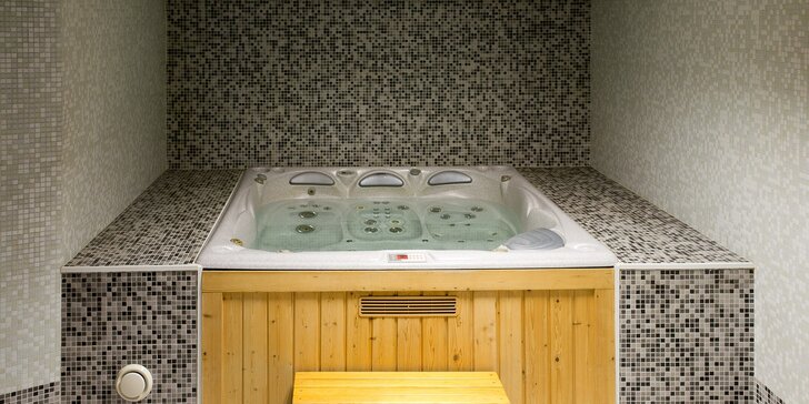 Relax Hoteli Podjavorník s bazénom a wellness v krásnej prírode Javorníkov