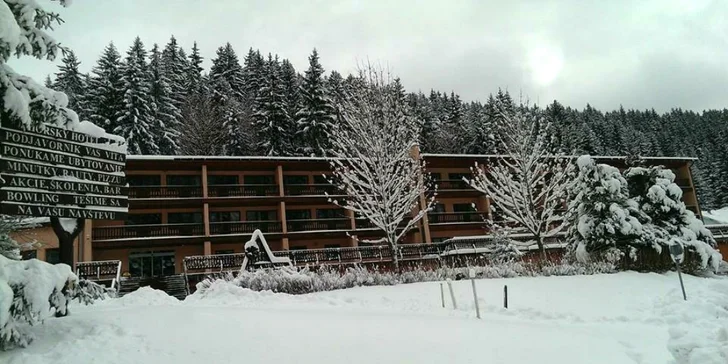 Zimný relax v Hoteli Podjavorník s wellness a lyžovačkou priamo pri hoteli v krásnej prírode Javorníkov