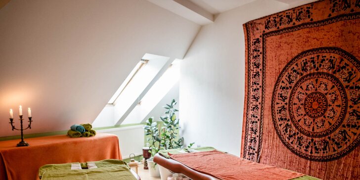 Uvoľňujúci ayurvédsky masážny balíček pre zdravie a relax + darček