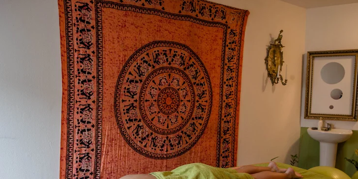 Uvoľňujúci ayurvédsky masážny balíček pre zdravie a relax + darček