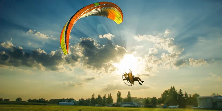 Motorový tandem paragliding s videozáznamom pri Bratislave