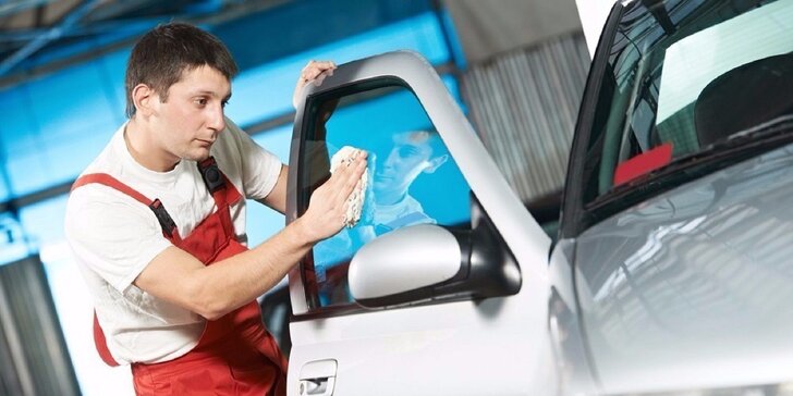 Profesionálne ručné čistenie interiéru alebo exteriéru vozidla parou