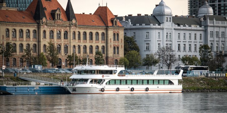 Čarovné plavby po Dunaji s degustačným menu a živou hudbou