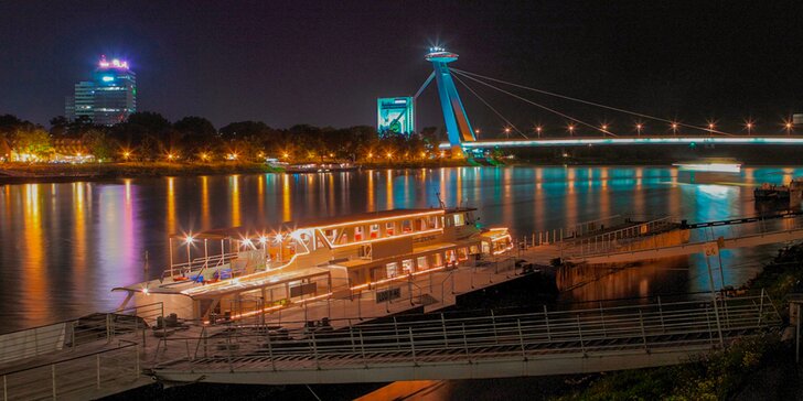 3-chodová valentínska večera s plavbou po Dunaji pre 2 osoby