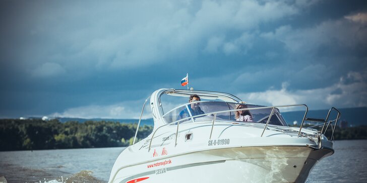 Plavba po Dunaji motorovým člnom pre 7 osôb