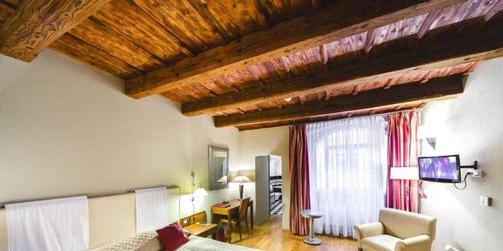 Pobyt priamo pod Pražským hradom: luxusná izba, raňajky formou teplého i studeného bufetu