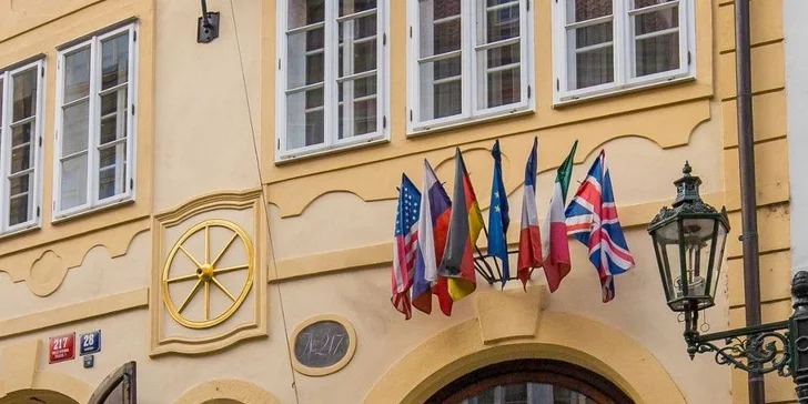 Pobyt priamo pod Pražským hradom: luxusná izba, raňajky formou teplého i studeného bufetu