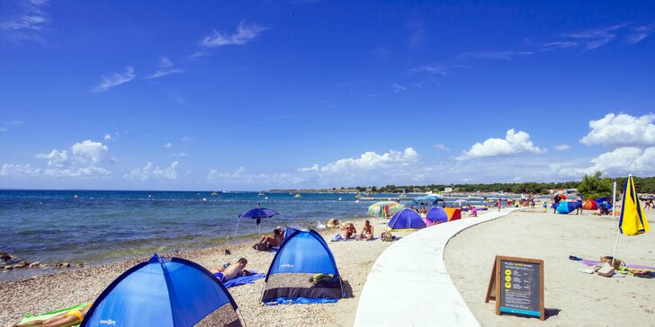 Rezort v chorvátskom Zatone: glampingový stan alebo mobilný domček až pre 6 osôb, 400 m na pláž, bazény a zábava