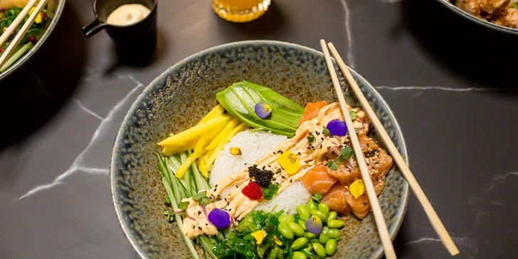 4 druhy chutných poké misiek s domácou limonádou vo Wasabi