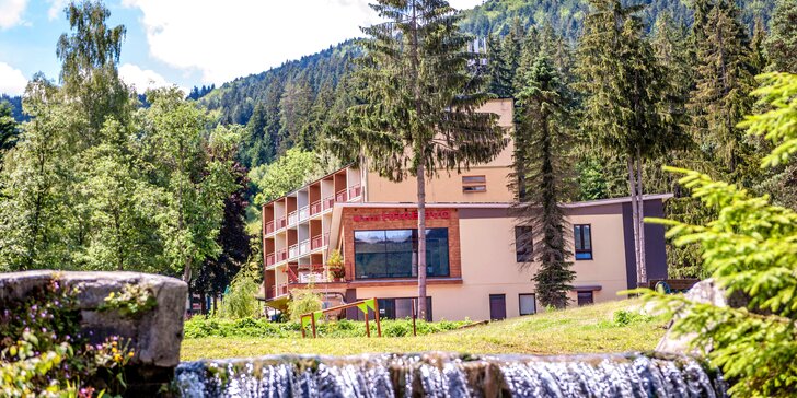 Očarujúci pobyt v Hrabovskej doline v hoteli priamo pri vodnej nádrži: raňajky či polpenzia