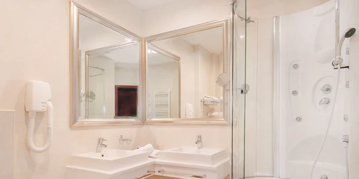 Luxusný hotel v slnečnej Dalmácii s polpenziou a neobmedzeným vstupom do wellness