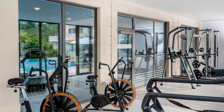 Luxusný hotel v slnečnej Dalmácii s polpenziou a neobmedzeným wellness