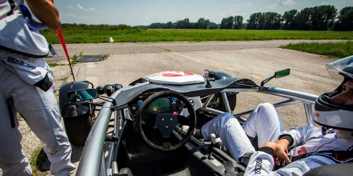 Jazda na jednom z najrýchlejších áut sveta ako vodič či spolujazdec aj s videozáznamom! Ariel Atom!