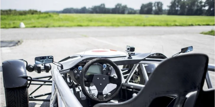 Jazda na jednom z najrýchlejších áut sveta ako vodič či spolujazdec aj s videozáznamom! Ariel Atom!
