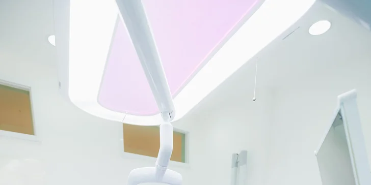 Doprajte si žiarivý úsmev: Dentálna hygiena s pieskovaním Airflow